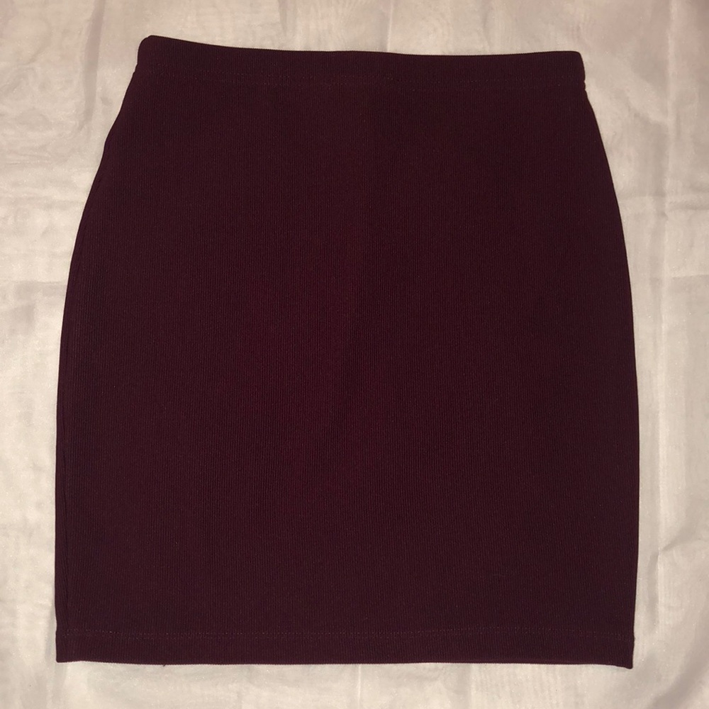 Forever 21 new burgandy skirt